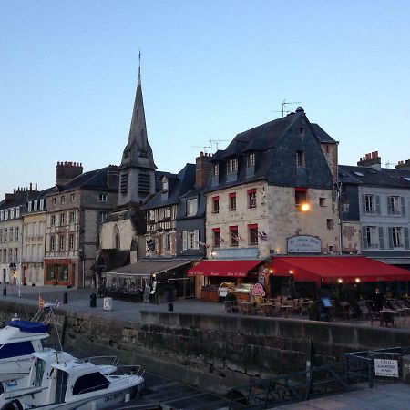 Un Petit Nid A Honfleur Apartment Екстериор снимка