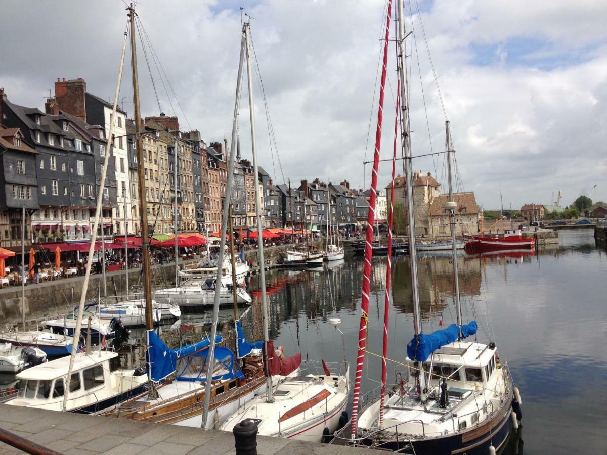 Un Petit Nid A Honfleur Apartment Екстериор снимка